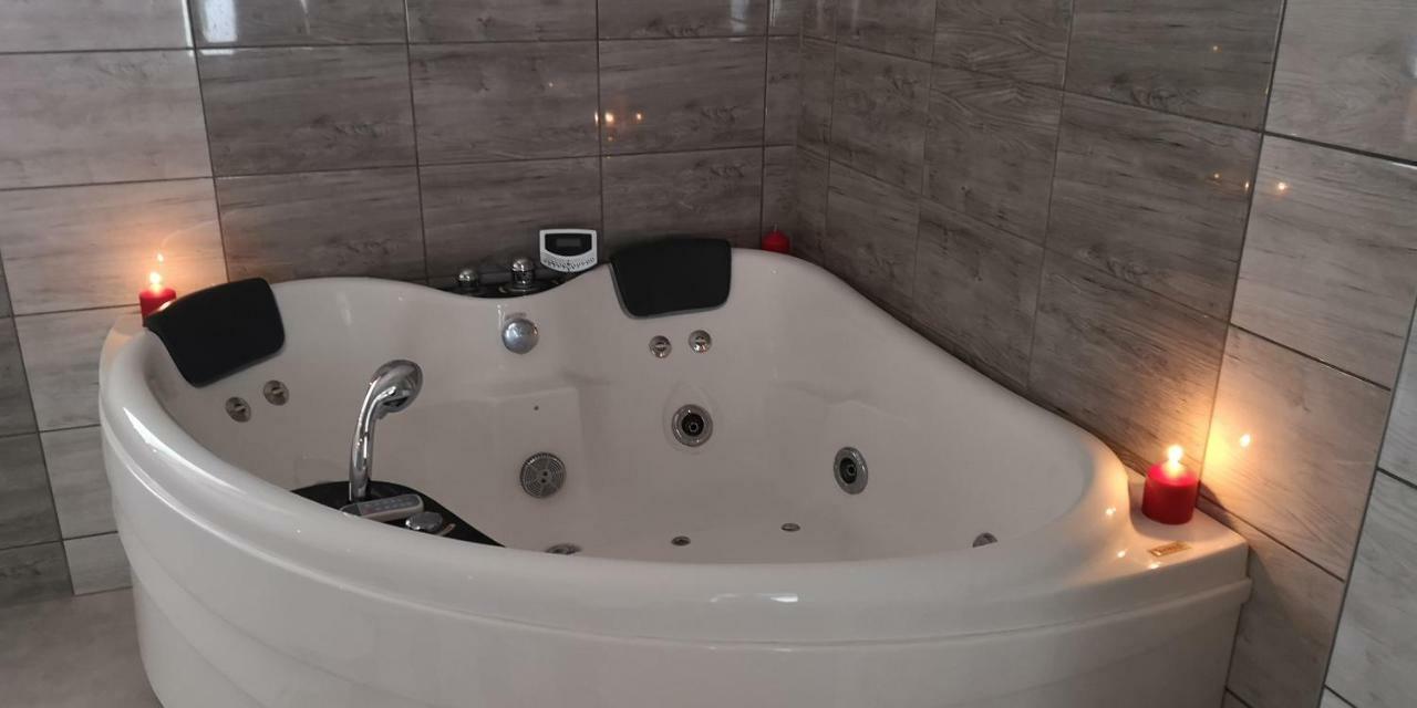 Apartamentai Su Dziakuzi クライペダ エクステリア 写真